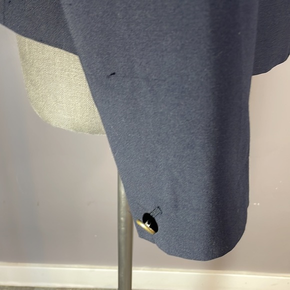 Gap wool blend classic navy blazer.  Size 12.  Fully lined. - Picture 7 of 16